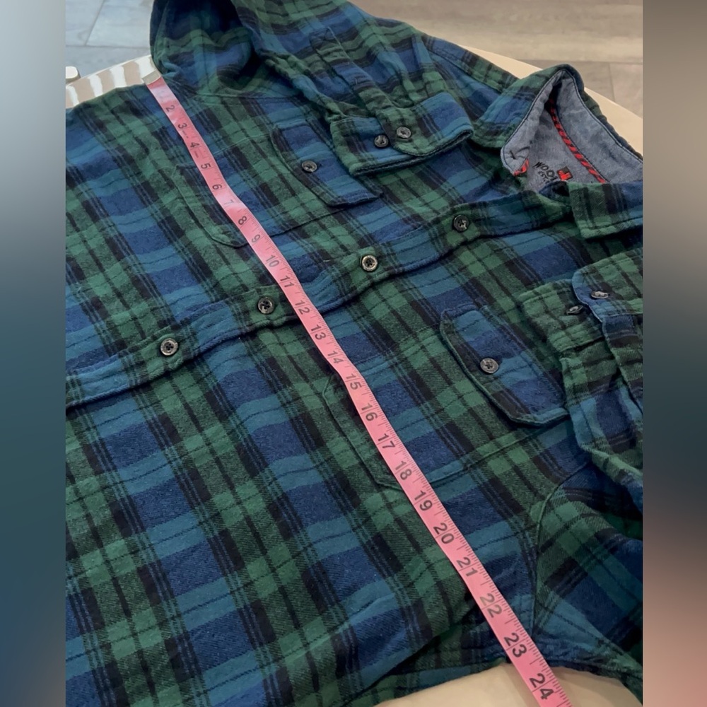 Woolrich Men’s Plaid Flannel Button Down Shirt. - Picture 8 of 10